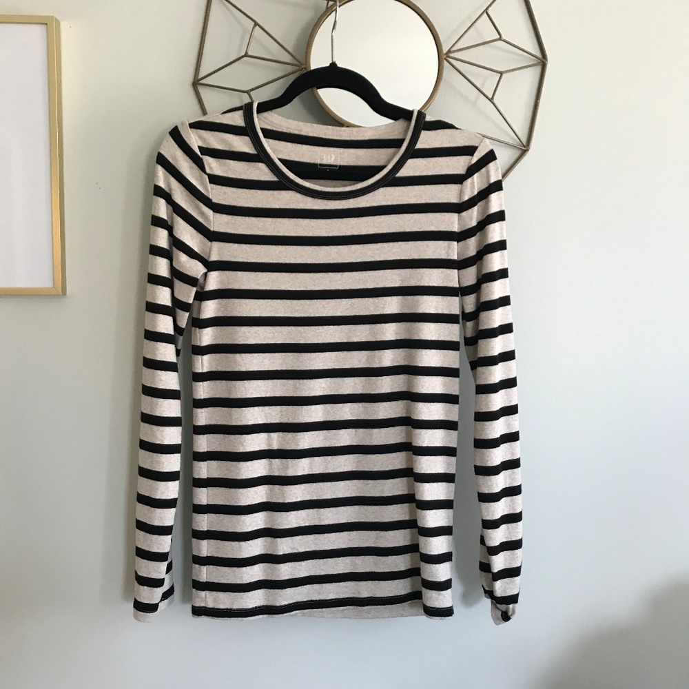 Gap Black/Tan Striped Long Sleeved T-Shirt Size M